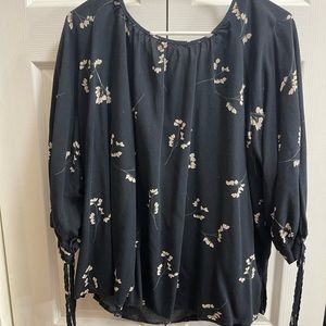 Ava & Viv black and white floral blouse